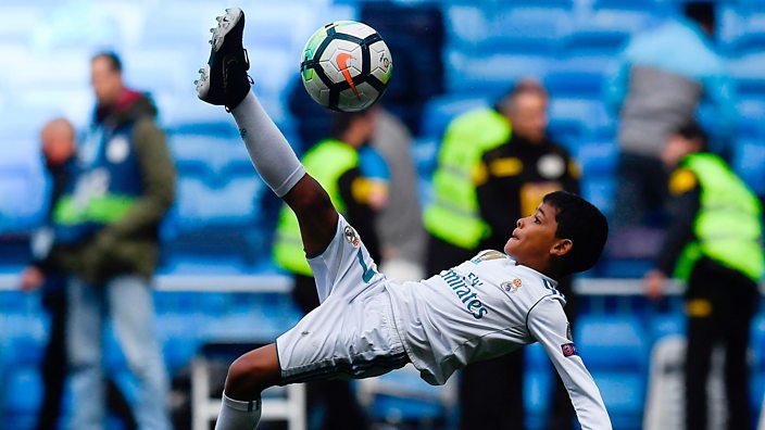 Cristiano Ronaldo negocjuje transfer swojego syna.